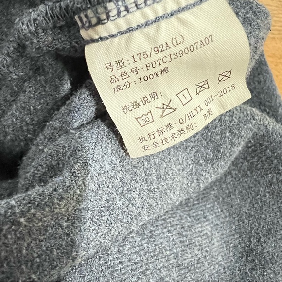 Button down shirt : Box 006: - Picture 6 of 7